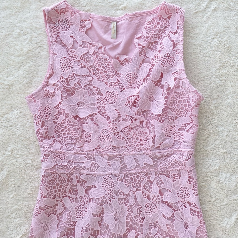 Kimlily pink floral lace asymmetrical hem dress - Picture 10 of 16